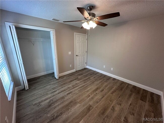 Building Photo - 326 W Bolero Pl