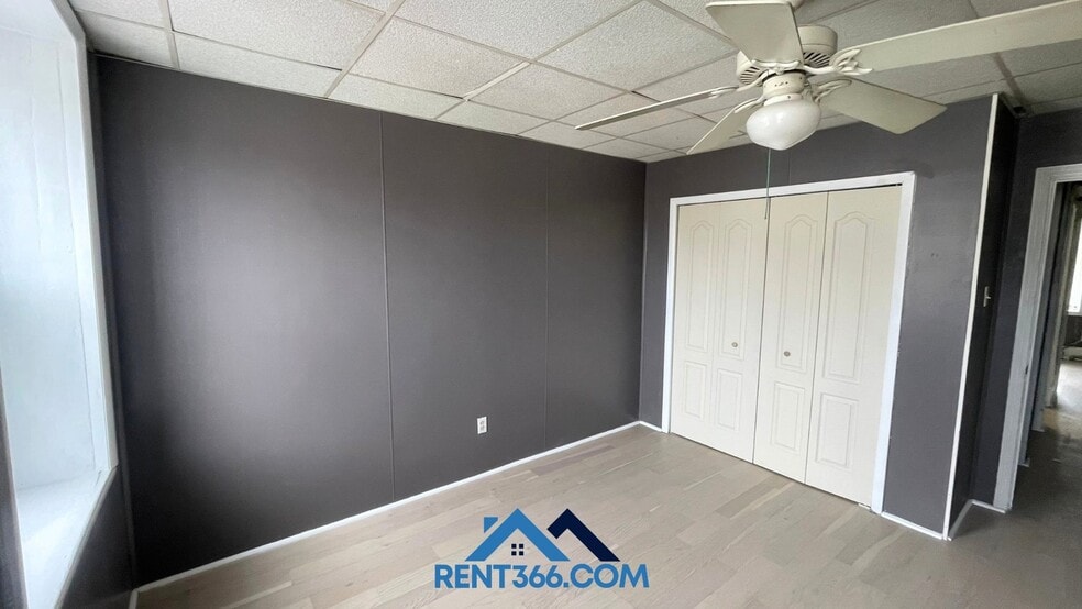 Building Photo - 403 E Norwegian St