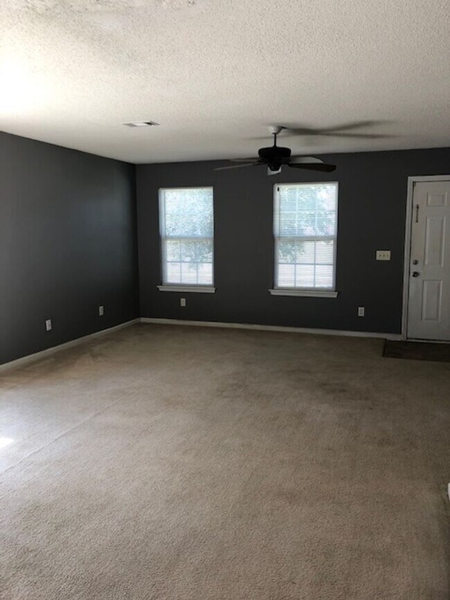 Building Photo - NICE HOME IN POOLER AREA