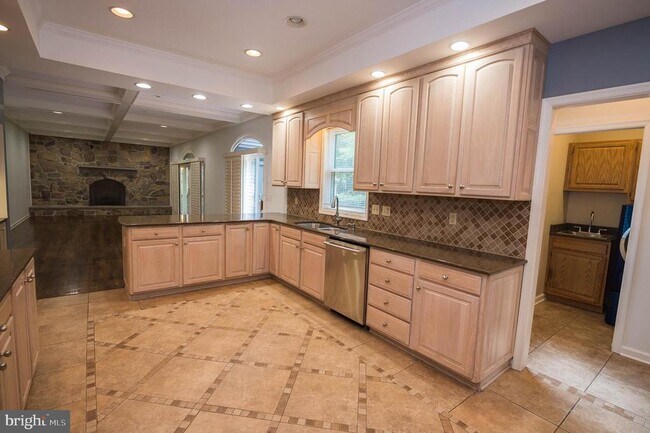 Building Photo - 5482 Royal Mile Blvd