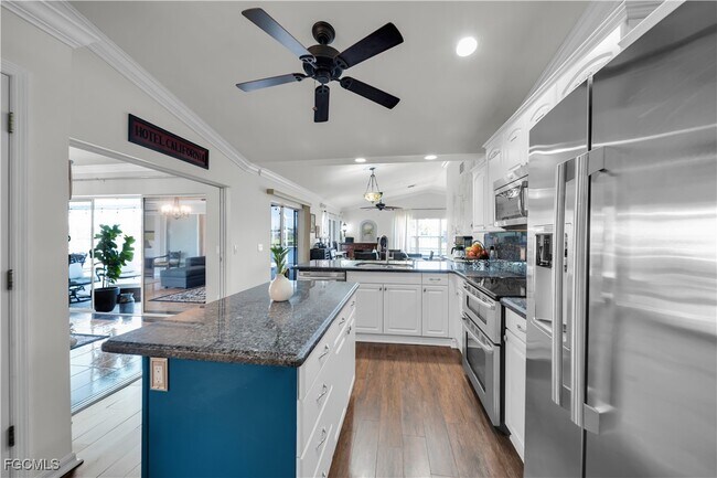 Building Photo - 1811 NE 5th Terrace