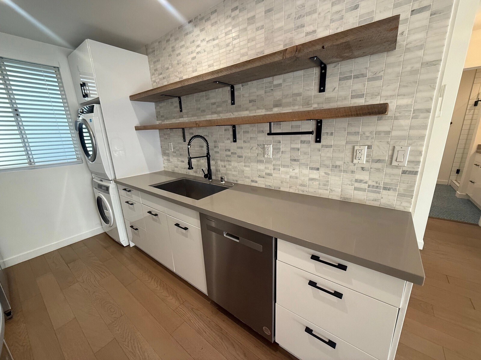 Building Photo - 850 2nd St