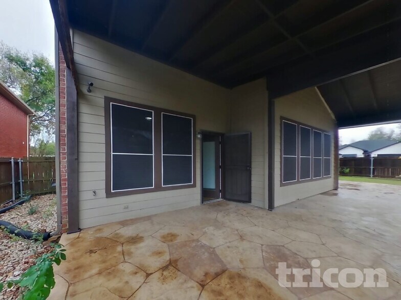 Building Photo - 2309 Green Creek Dr