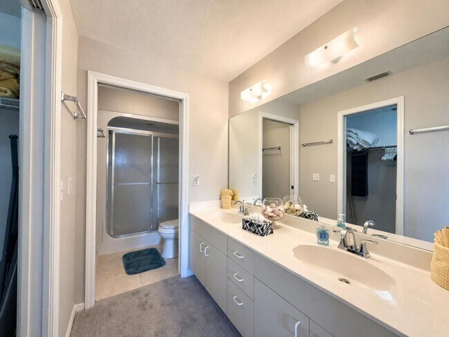 Building Photo - 388 Belina Dr