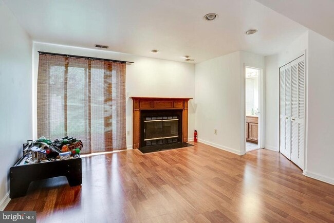 Building Photo - 6212 Briar Ct