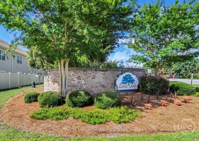 Building Photo - 255 Red Oak Dr