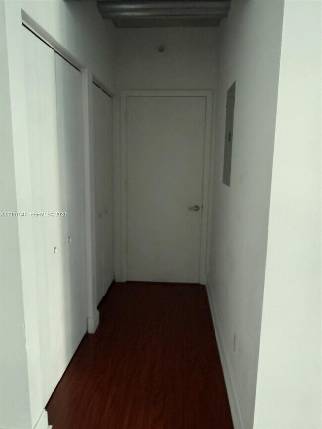 Building Photo - 690 SW 1st Ct