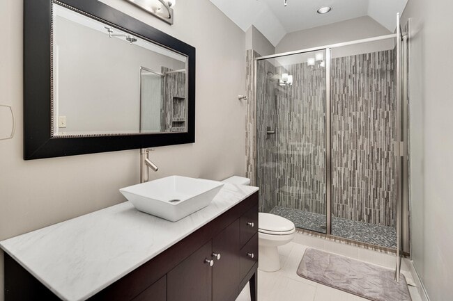 Building Photo - 415 S Yates Rd