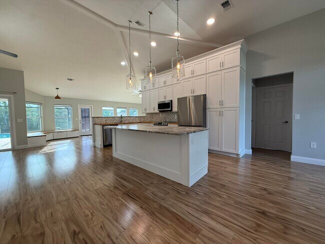 Building Photo - 3786 Sierra Dr