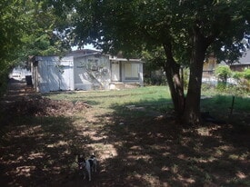 Building Photo - 2312 Ross Ave