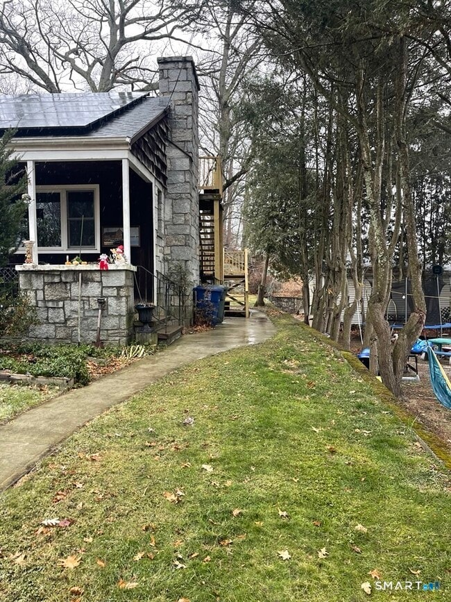 Building Photo - 598 Frenchtown Rd