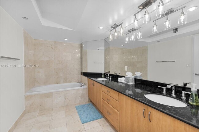 Building Photo - 6917 Collins Ave