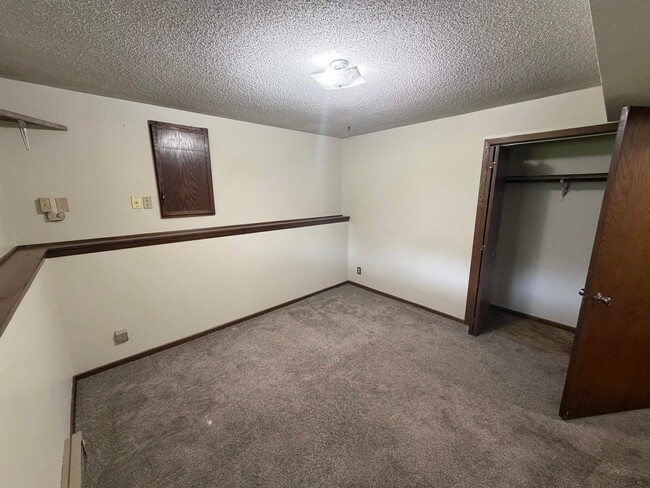 Building Photo - 3303 Eddy Ln