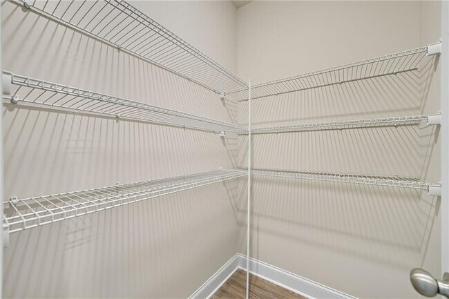 Building Photo - 33 N Village Cir