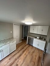 Building Photo - 112 Kathleen St