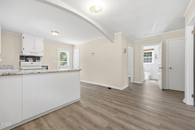 Building Photo - 608 N 16th St