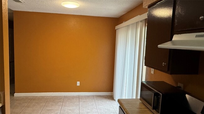 Building Photo - 12107 Tambourine Dr