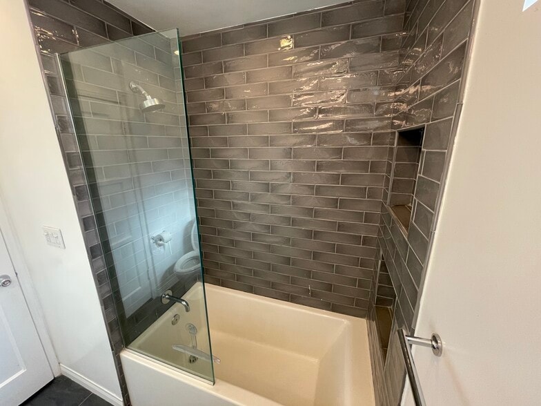 Bathroom 2 - 2060 Crestlake Ave