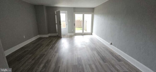 Building Photo - 4312 Forest Ln