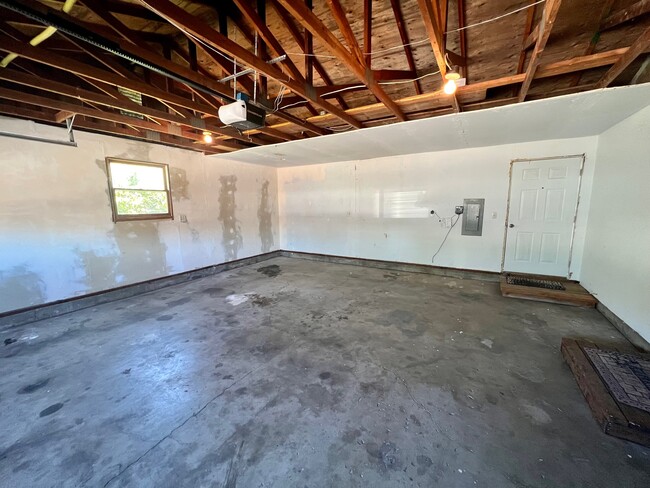 Building Photo - 2570 Aztec Ave