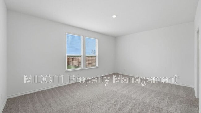 Building Photo - 966 Bluegrass Pt