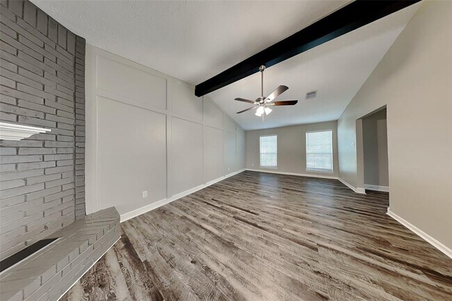 Building Photo - 2818 Silver Falls Dr