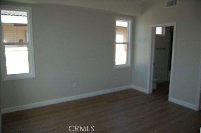 Building Photo - 425 W Duarte Rd