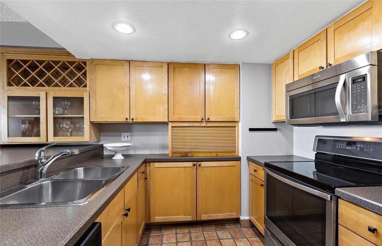 Building Photo - 1020 15th St