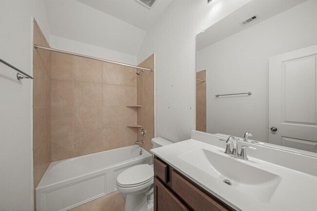 Building Photo - 1706 Country Air Ln