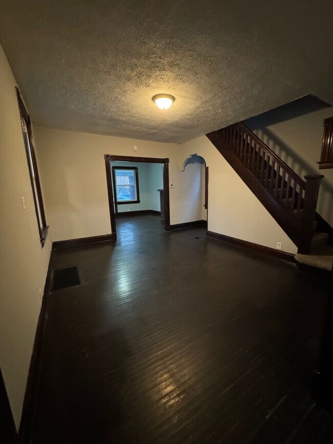 Building Photo - 1147 Heaton St