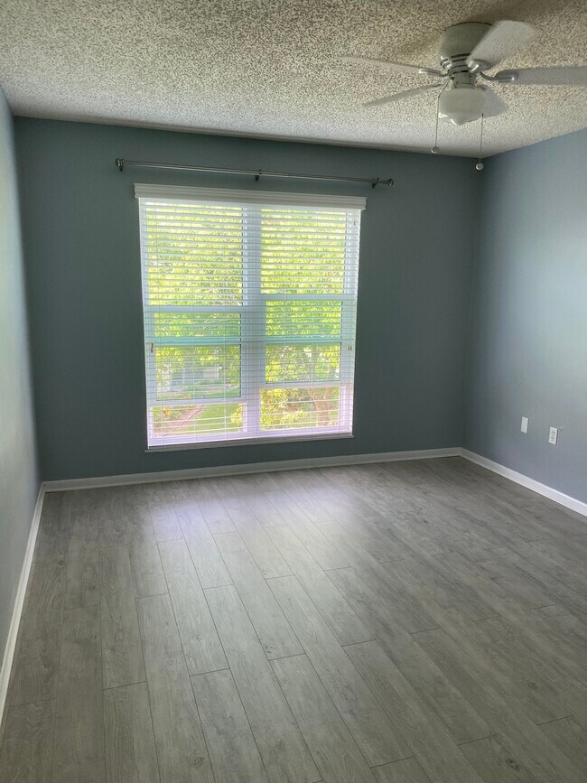 Building Photo - 610 Windrush Bay Dr