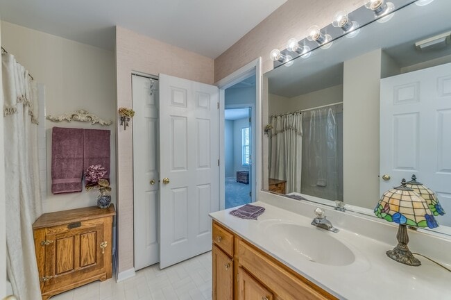 Building Photo - 1108 Wickfield Ct