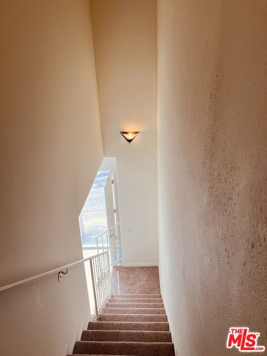 Building Photo - 12375 Osborne Pl