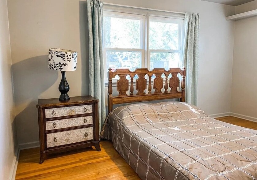 Building Photo - 713 Vest Dr