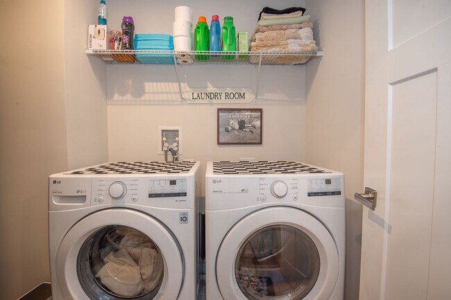 Building Photo - 351 Goodwick Dr