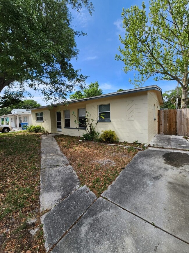 Building Photo - 9319 91 TER SEMINOLE
