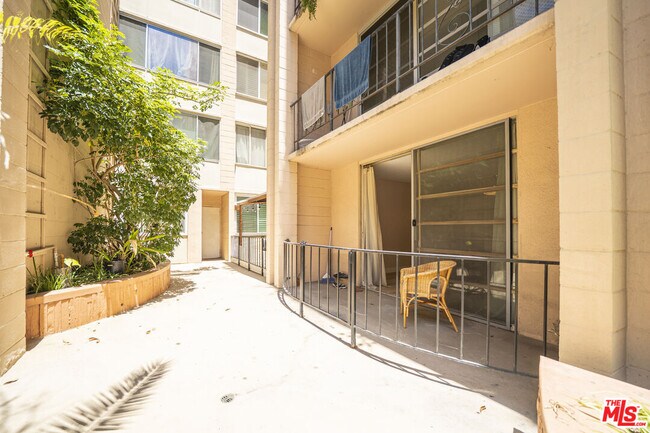 Building Photo - 421 La Fayette Park Pl