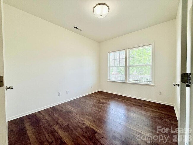 Building Photo - 4909 Grace View Dr
