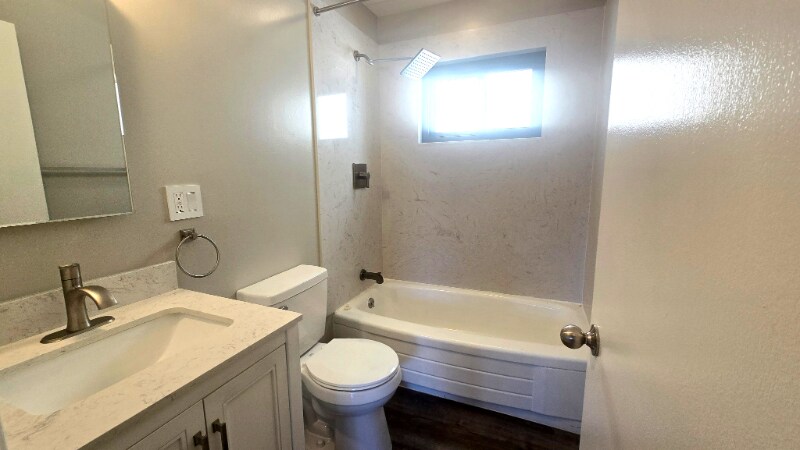 Building Photo - 140 Montecito Ave
