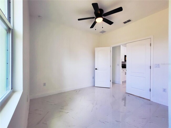 Building Photo - 1098 Hammacher Ave SW