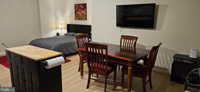 Building Photo - 13107 Hugo Pl