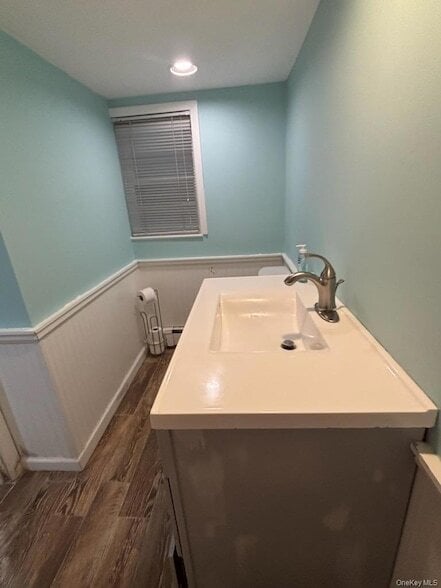 Building Photo - 44 Oswego Ave