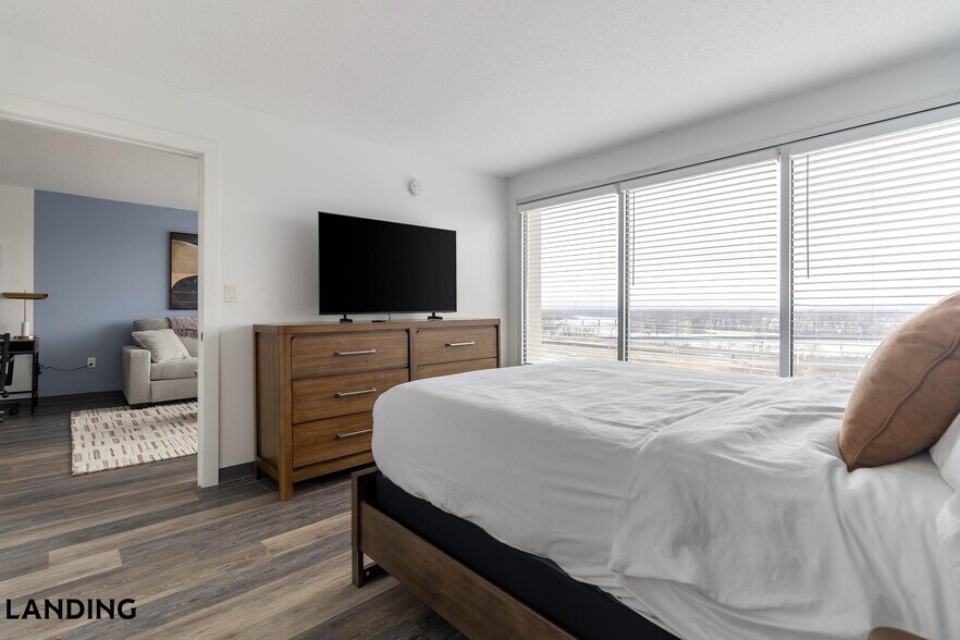 Building Photo - 50 Morgan St N