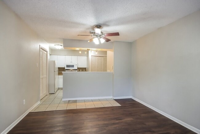 Building Photo - 18515 Denise Dale Ln