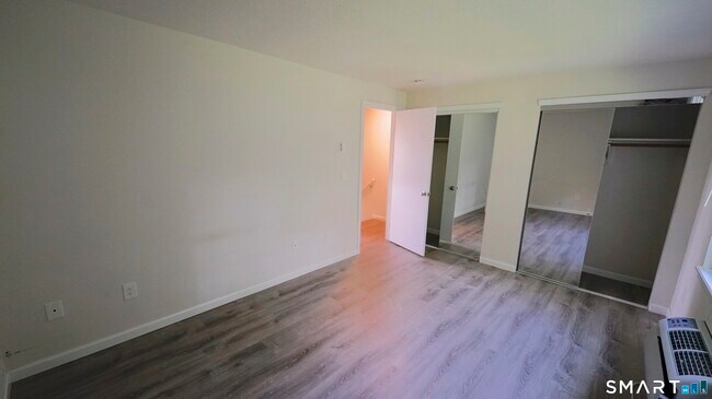 Building Photo - 64 Crystal Ln