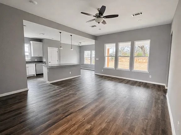 Building Photo - 2109 Bluebonnet Ave