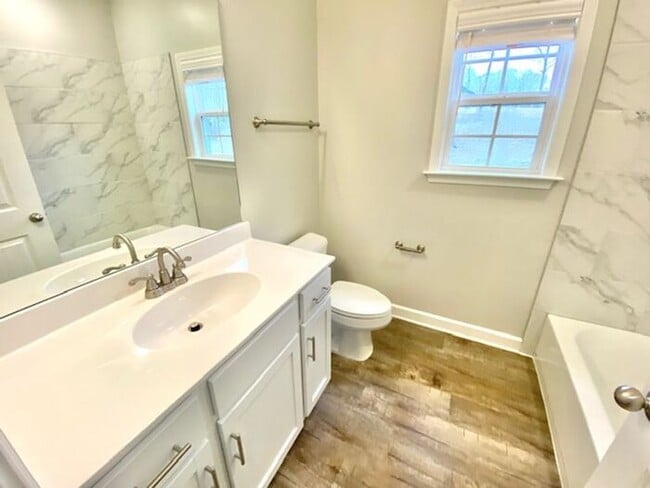 Building Photo - Now Leasing a 5 Bedroom 3 Bath Home in Byh...