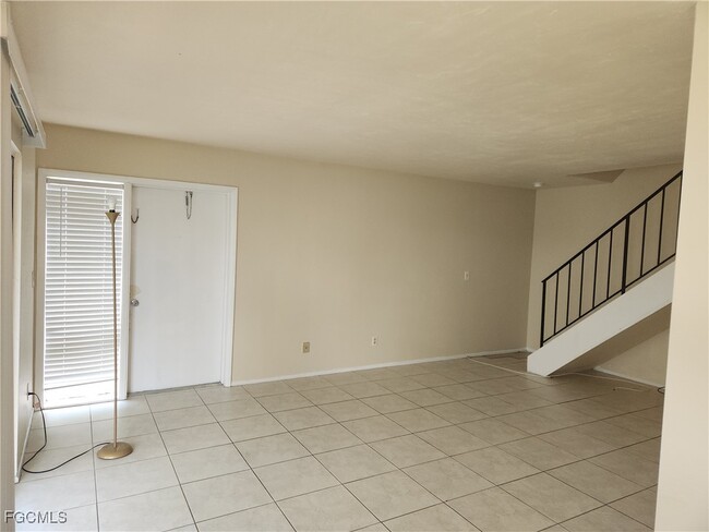 Building Photo - 3329 Ottawa Cir