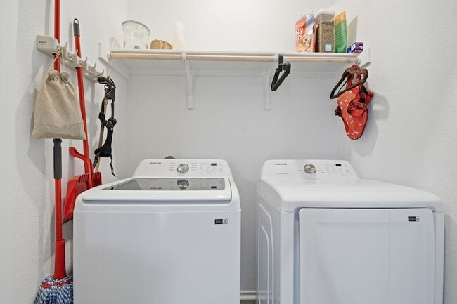 Building Photo - 1106 Cattail Ln