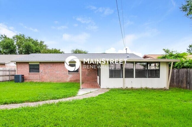 Building Photo - 3 Bedroom Pet-Friendly Home in North Richl...
